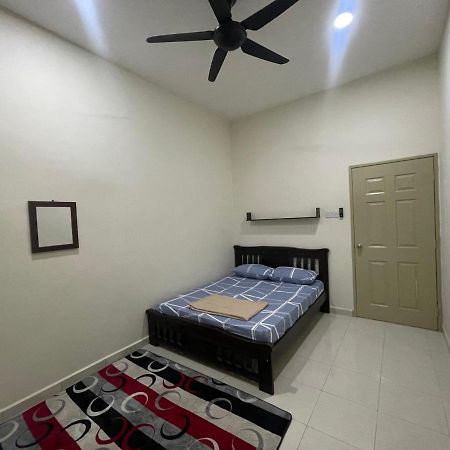 No 61 Nazirin Homestay Tmn Indah Raya 2 Manjung Lumut Kültér fotó