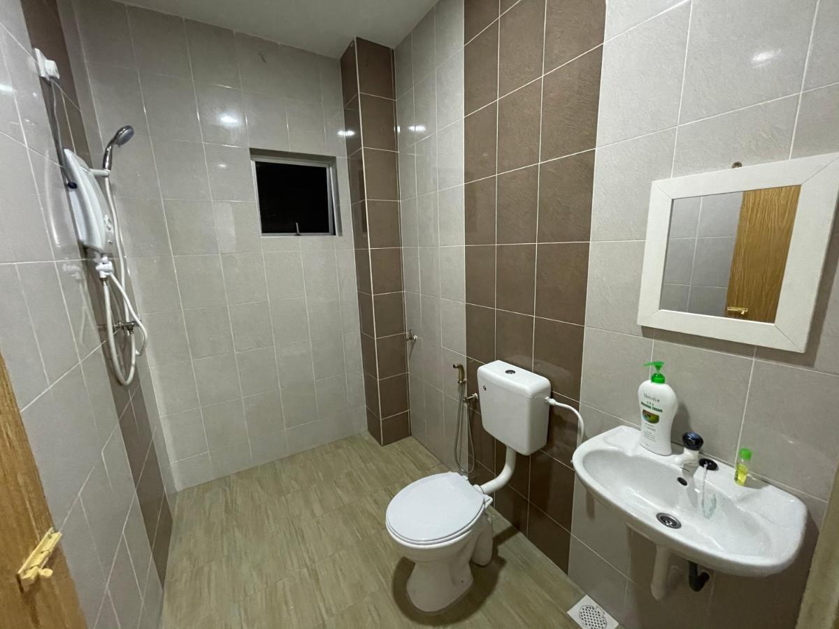 No 61 Nazirin Homestay Tmn Indah Raya 2 Manjung Lumut Kültér fotó