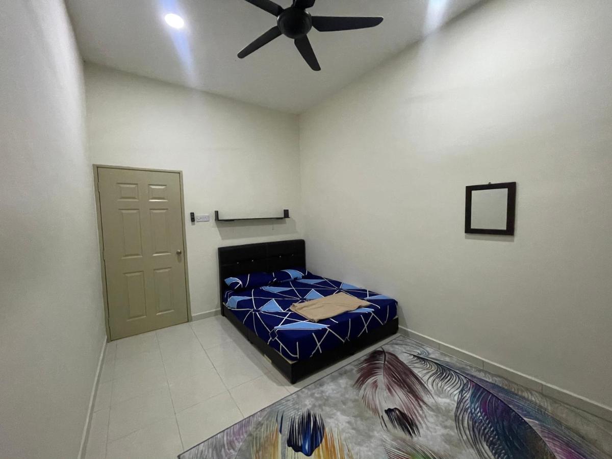 No 61 Nazirin Homestay Tmn Indah Raya 2 Manjung Lumut Kültér fotó